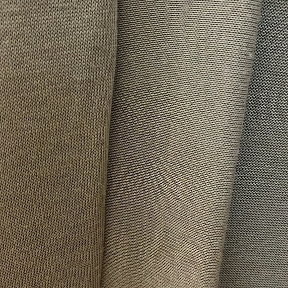 Lyss Loo cocoa colored shrug. All one piece with armholes. Size Large. - Picture 4 of 9